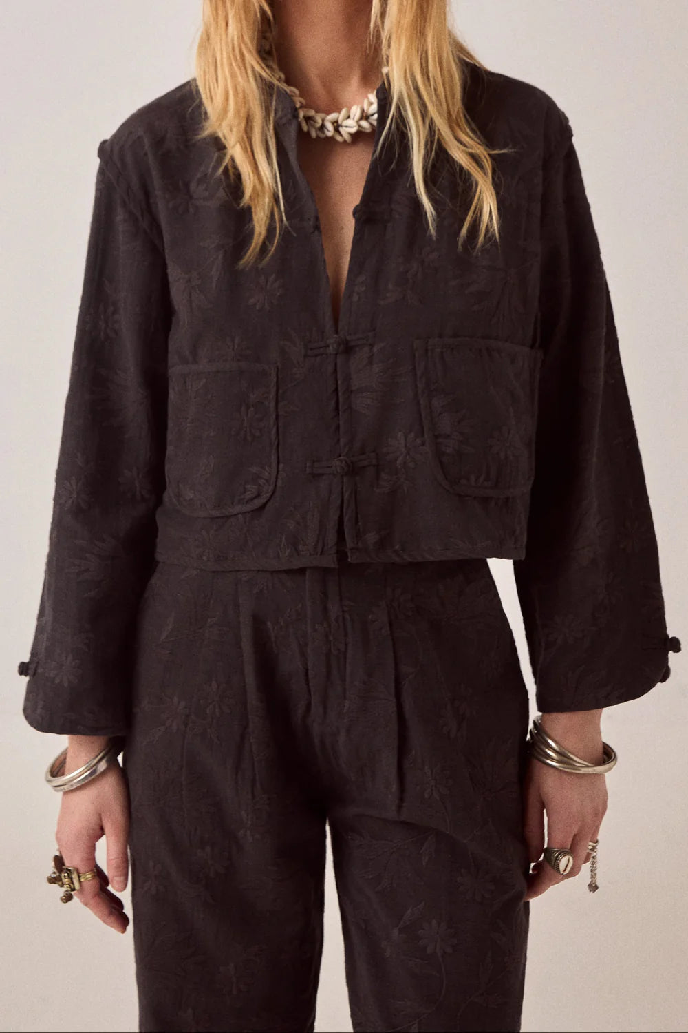 Maison Hotel - Lotus Jacket Mandarin - Onyx