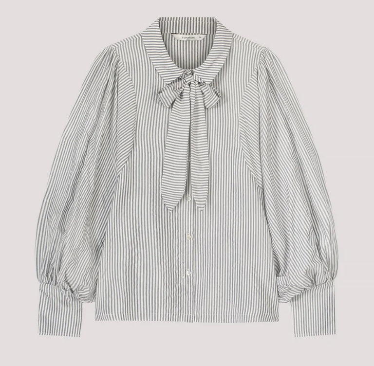 Stripe blouse with a bow