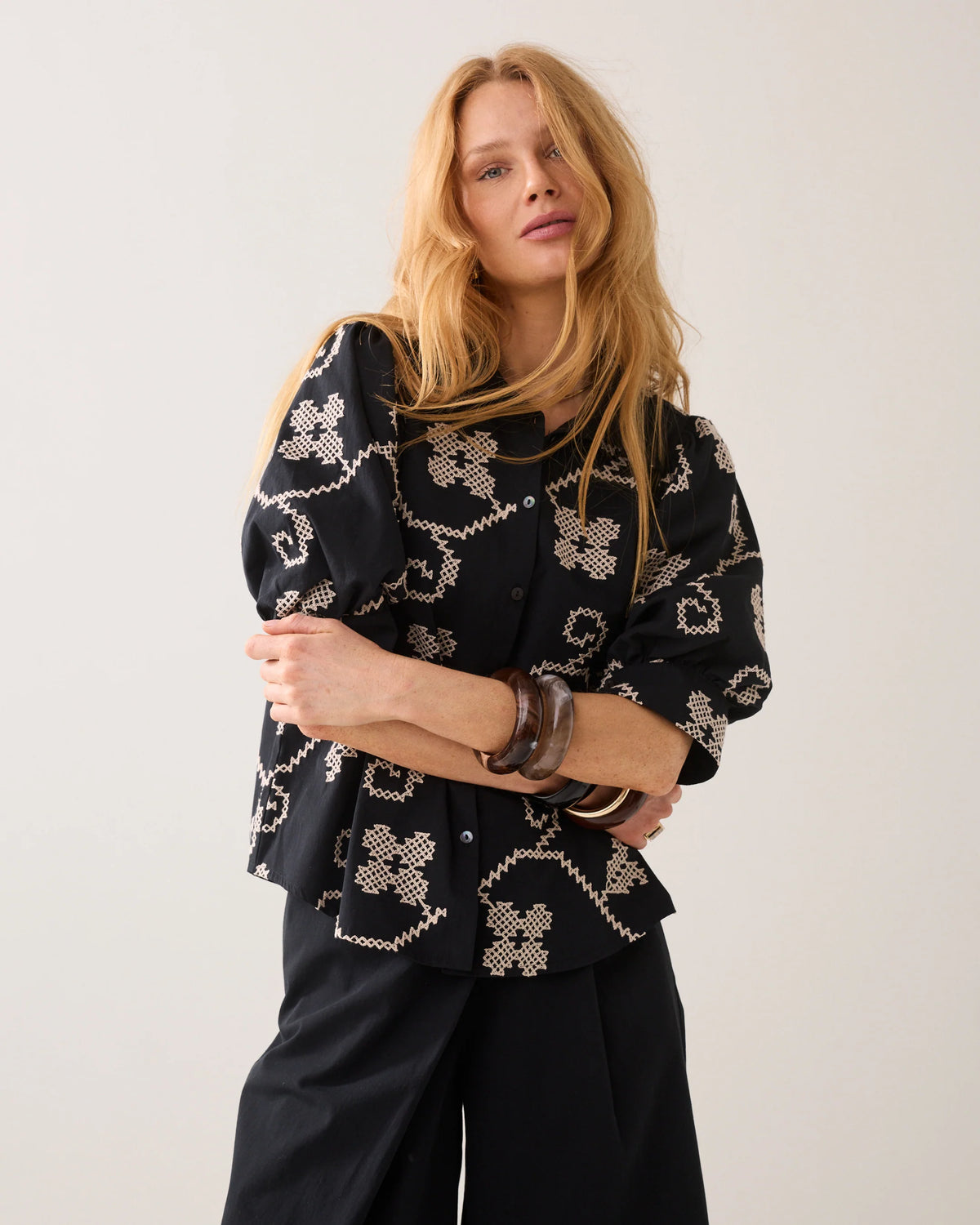 Summum - Embroidered blouse with contrast - Black