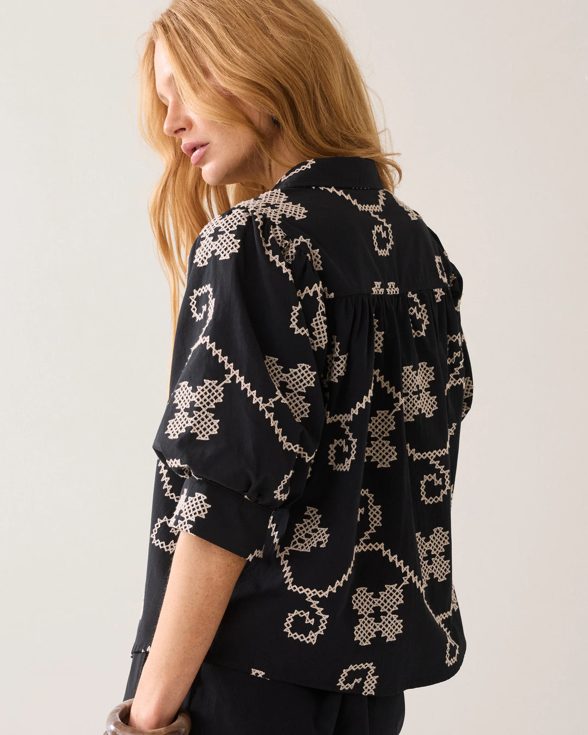Summum - Embroidered blouse with contrast - Black