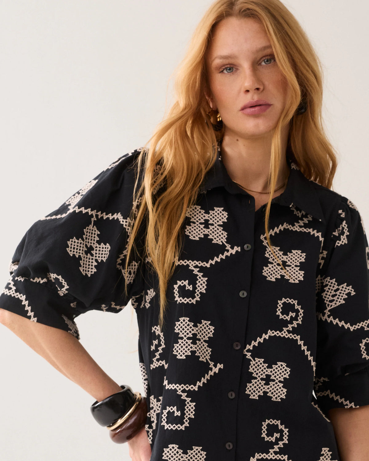 Summum - Embroidered blouse with contrast - Black