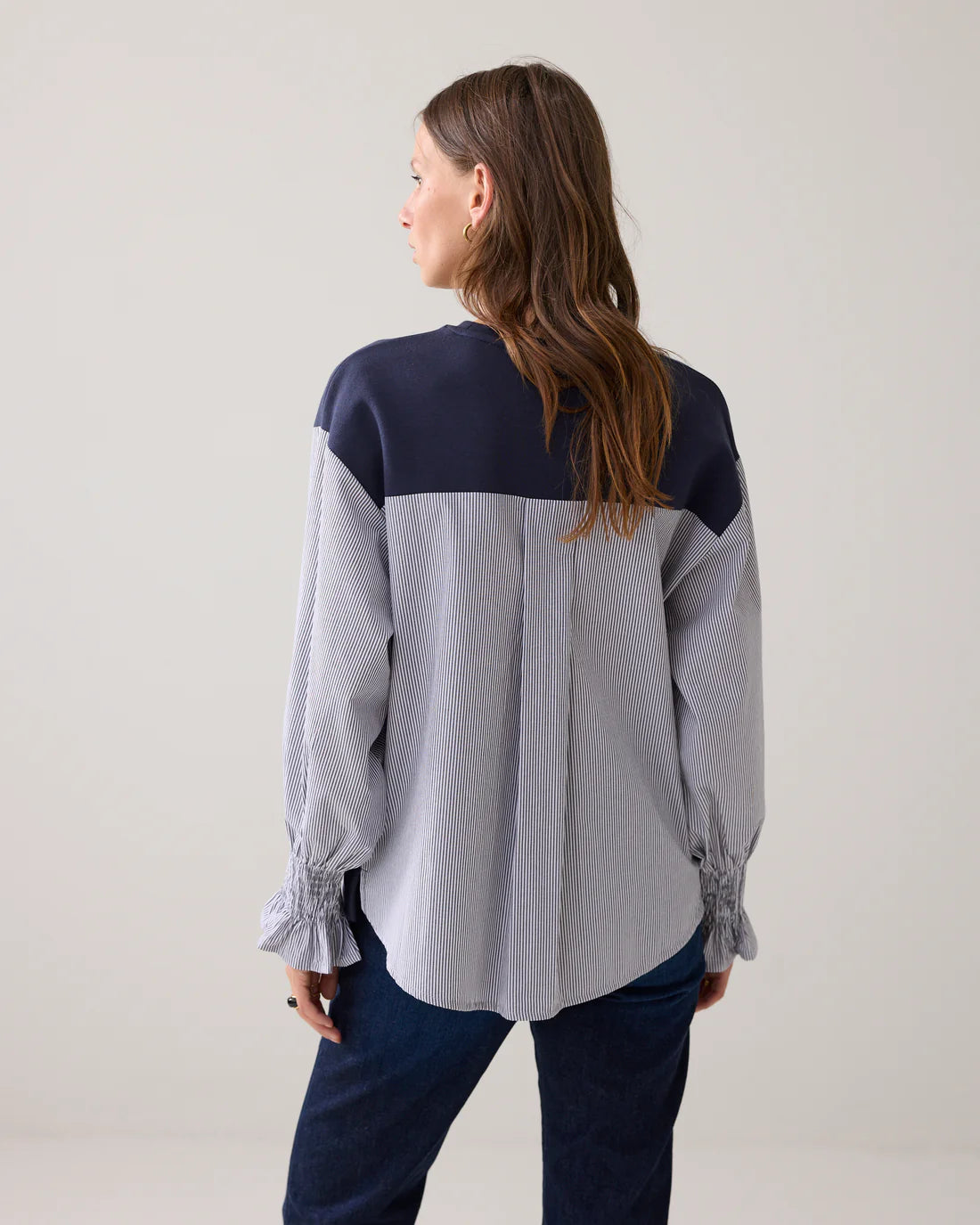 Sweatshirt with striped sleeves
