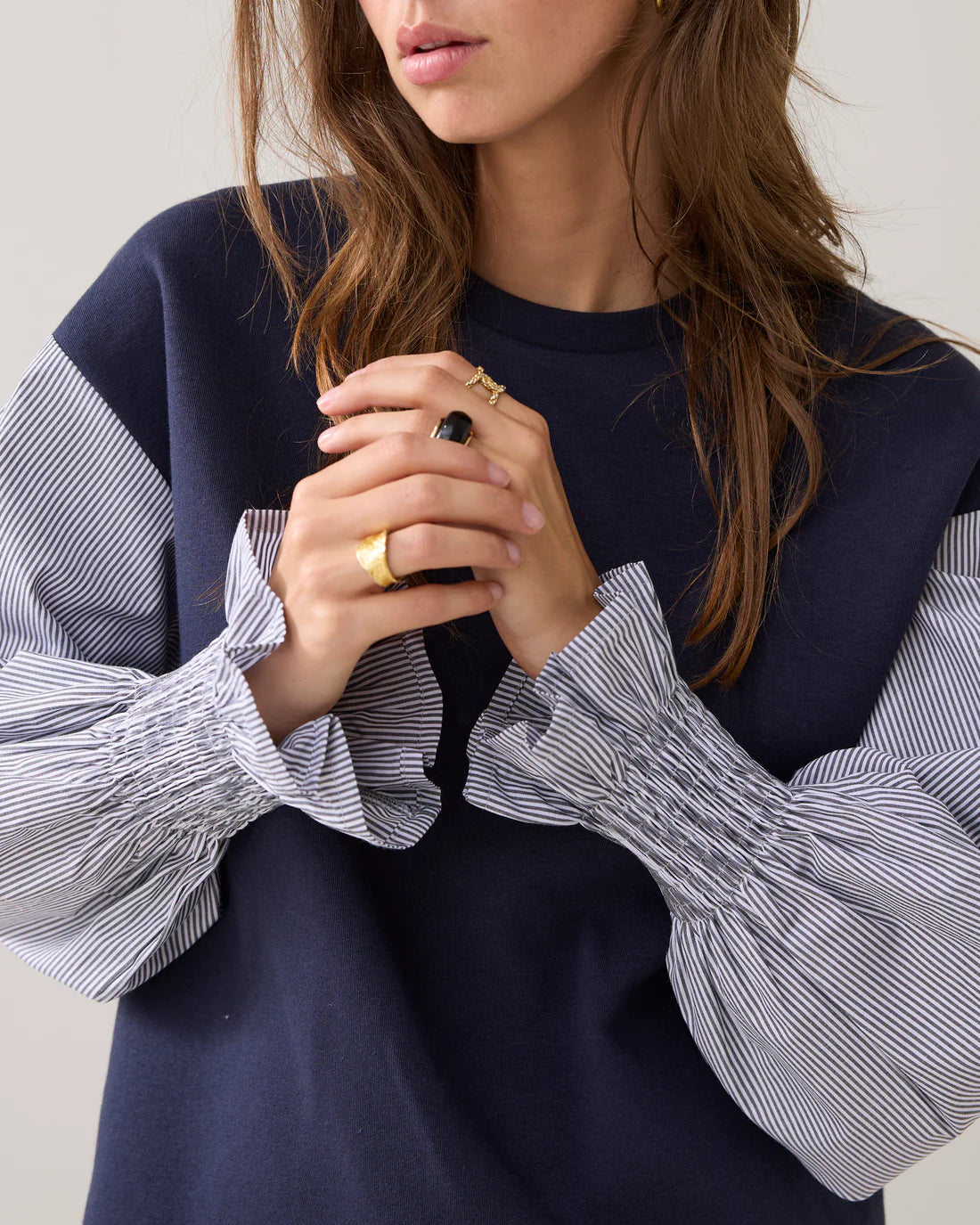 Sweatshirt with striped sleeves