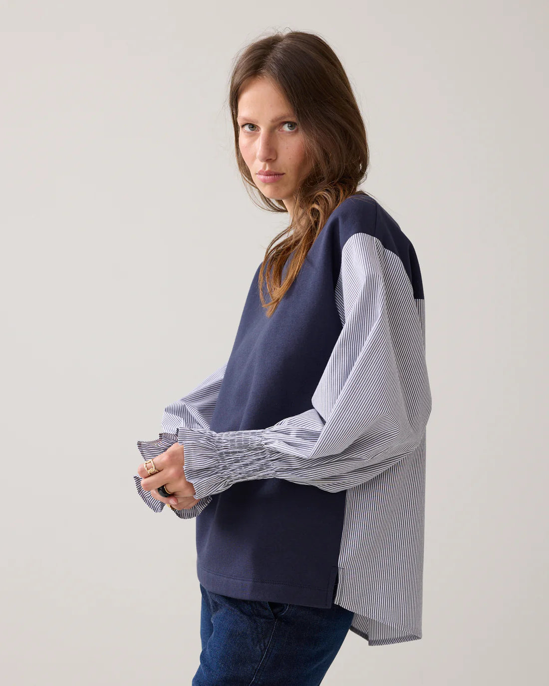 Sweatshirt with striped sleeves