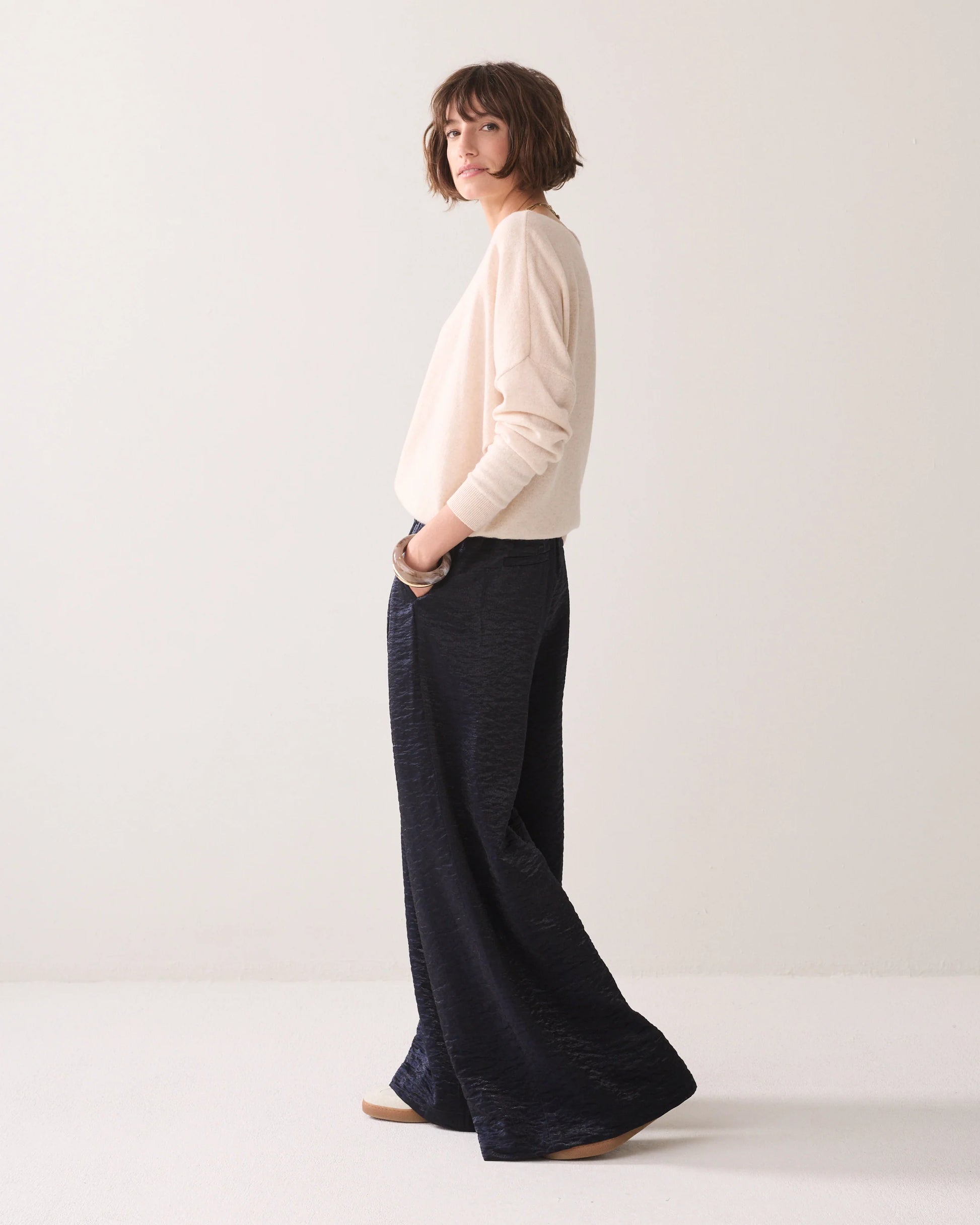 Summum-Wide-Metallic-Trousers-Blue-Noir-side-view