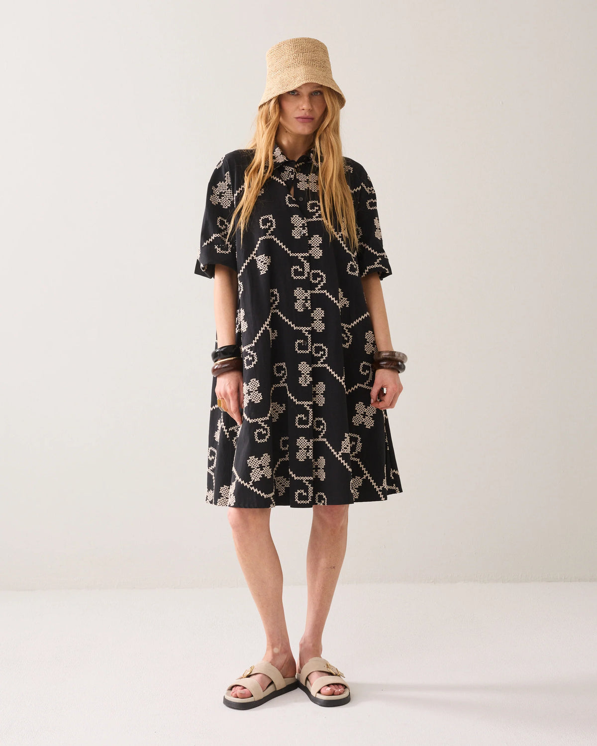 Summum - A-line dress with embroidery - Black