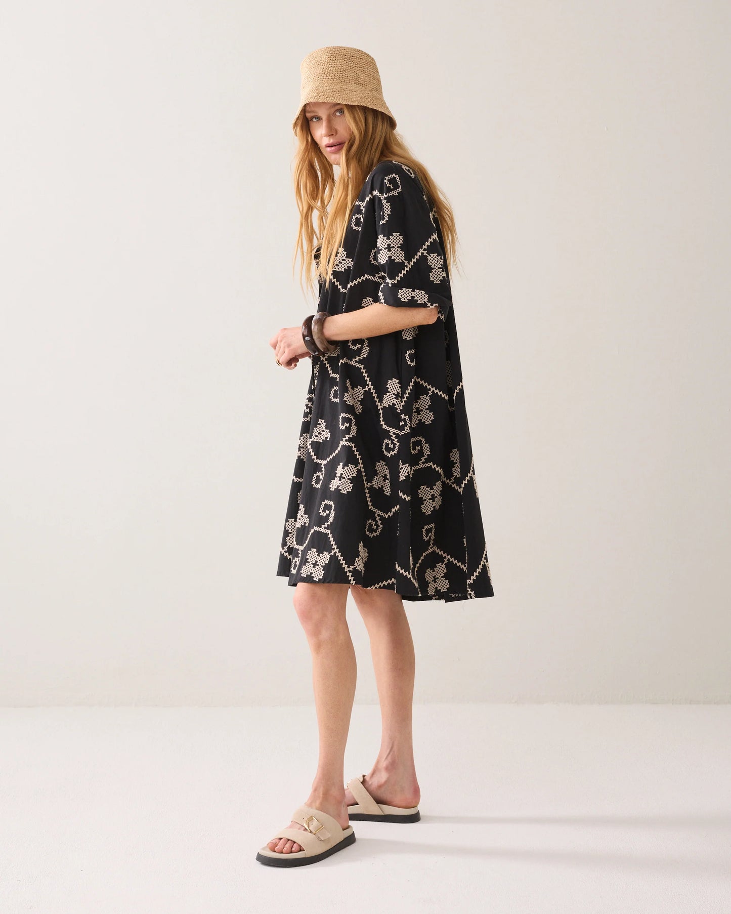 Summum - A-line dress with embroidery - Black