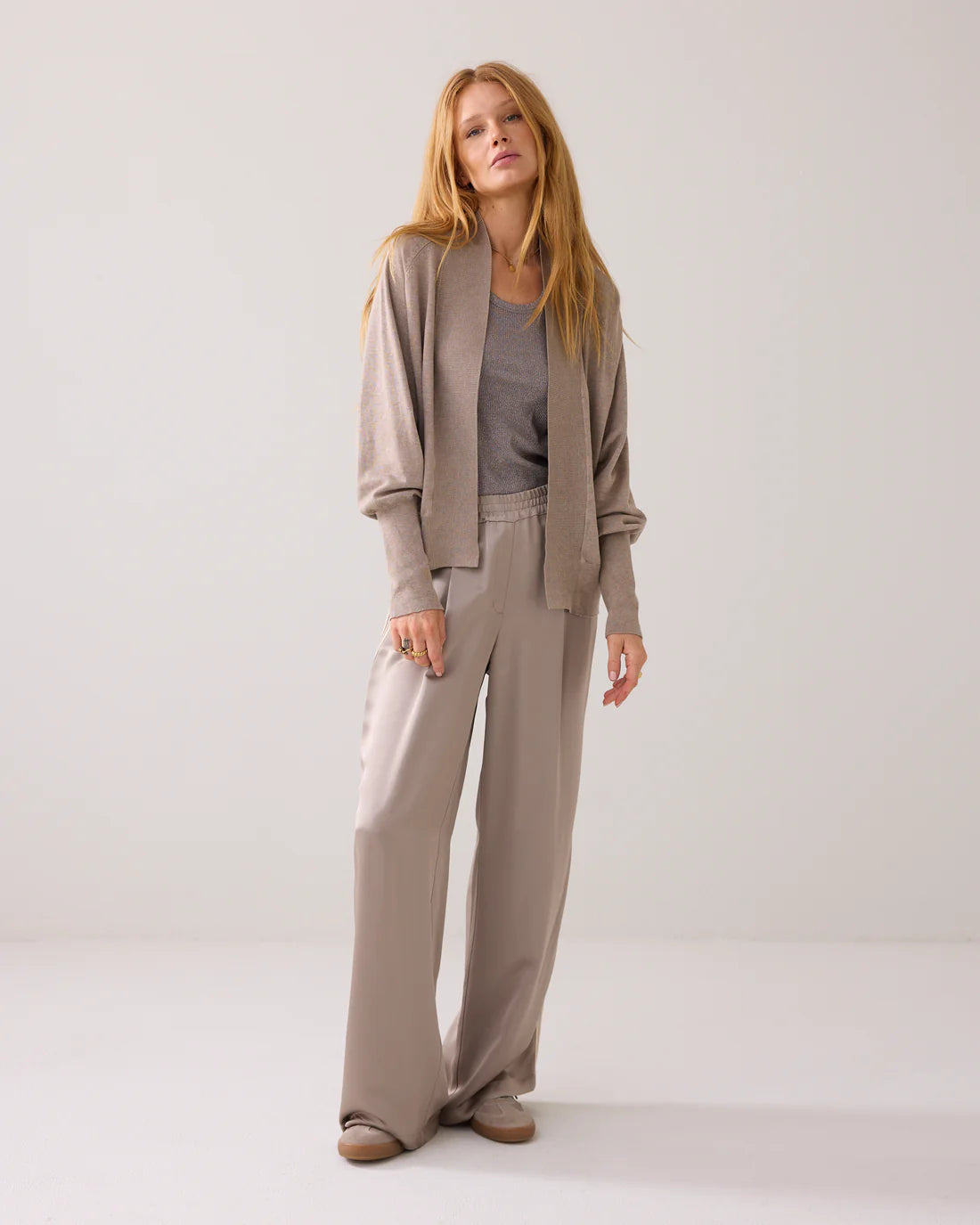 Open cardigan with batwing sleeves