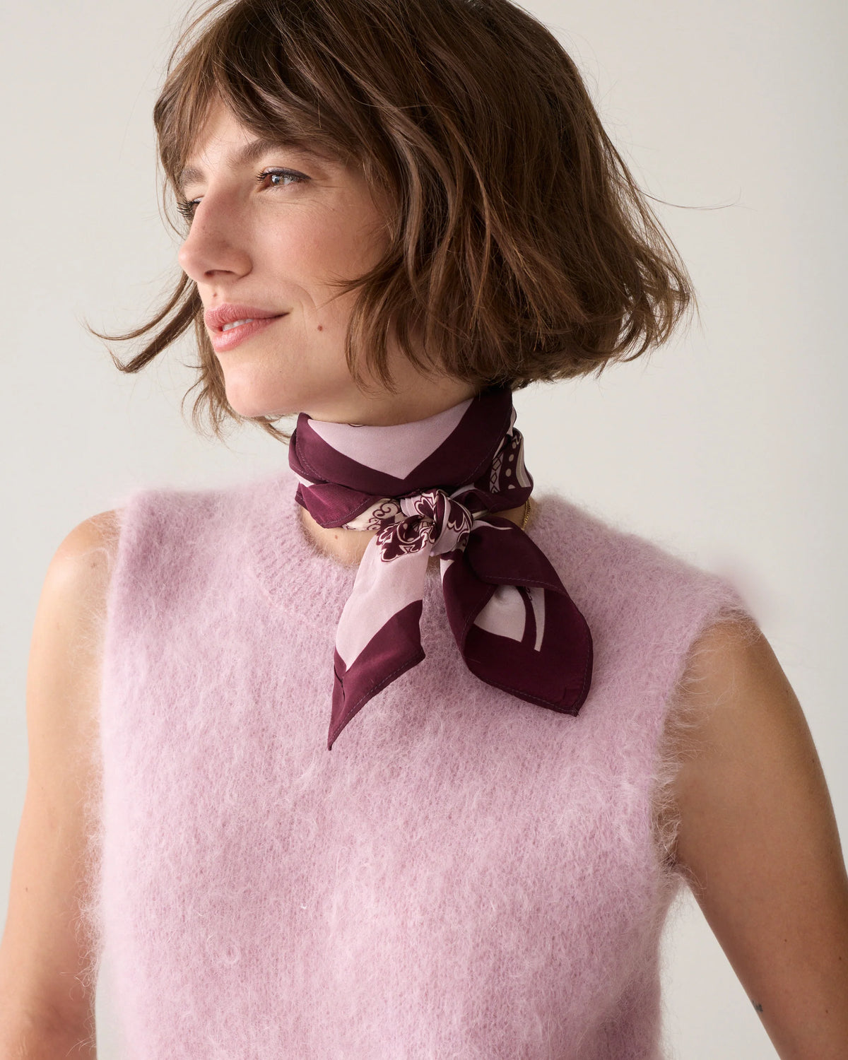 Summum - Satin scarf with paisley print
