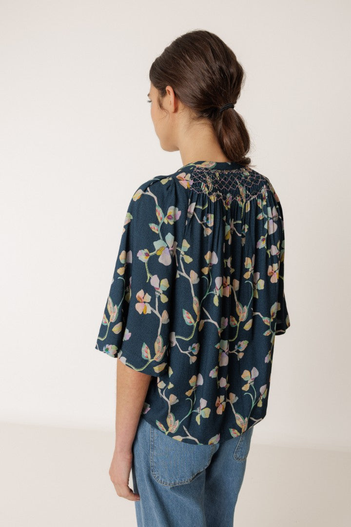 Indi & Cold – Smock Detail Shirt – Floral