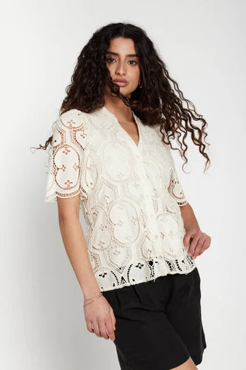Bruuns Bazaar - RaveneaBBUresa Shirt - Vanilla Ice
