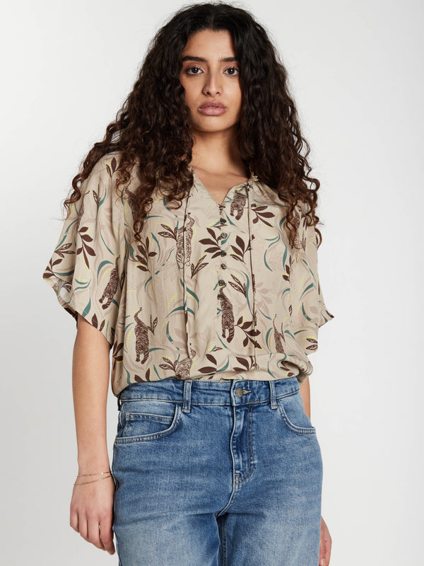 Bruuns Bazaar - Barcella BB Karly Blouse - Black Tiger Print