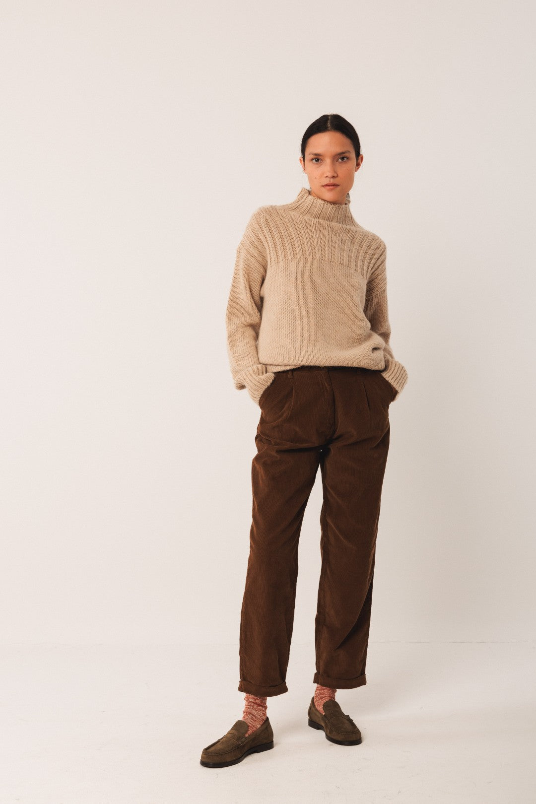 CORDUROY CARROT PANTS