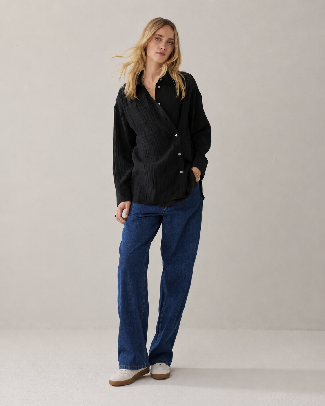 Summum-wear-your-way-blouse-black-outfit-front-way-two