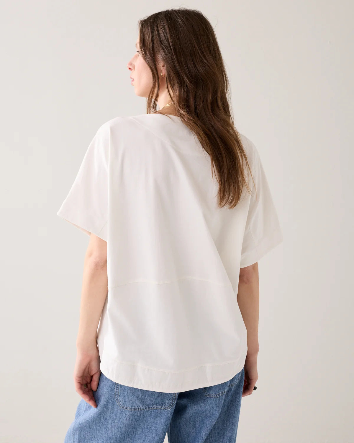 Summum-JerseyTop-ModelBackView
