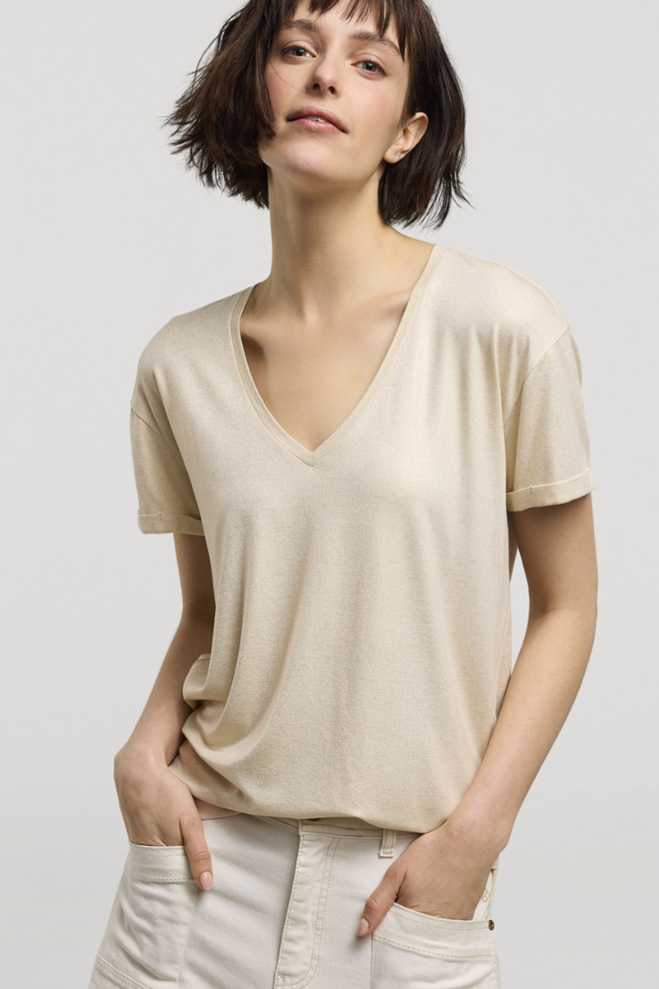 Summum-t-shirt-v-neck top-metallic-coated-jersey-model-front-view