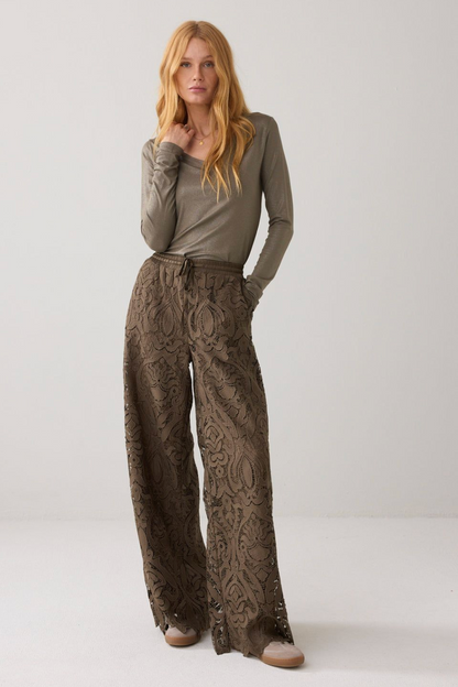 Summum-metallic-long-sleeve-v-neck-top-taupe-model-front-view