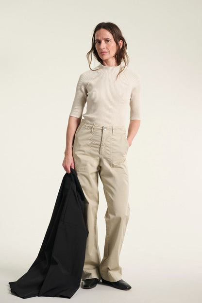 Bitte-Kai-Rand-Kihon-Long-Straight-Pants-model-front-view
