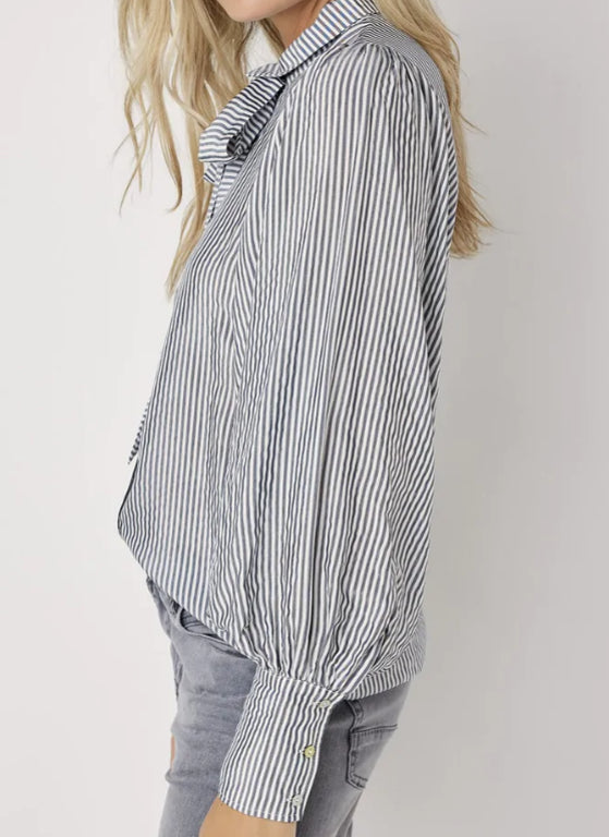 Stripe blouse with a bow