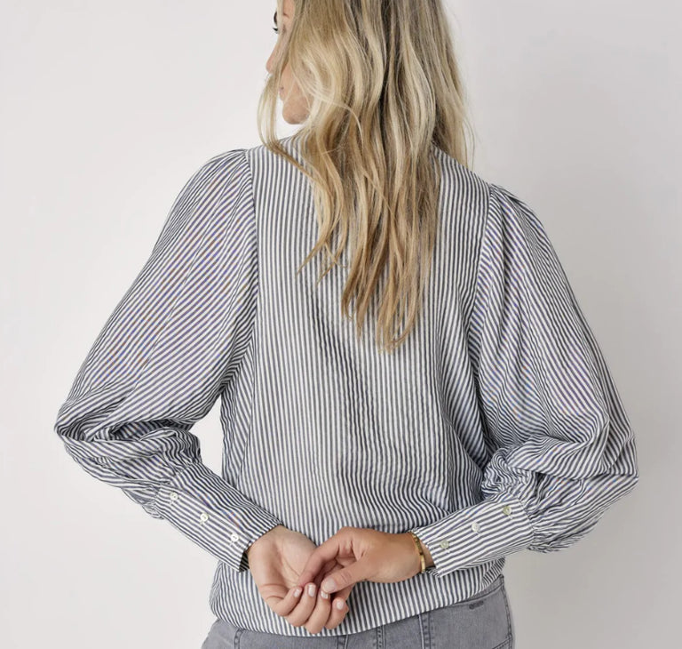 Stripe blouse with a bow