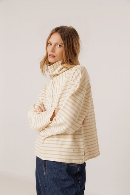 Indi&Cold-Terrycloth-Sailor-Sweatshirt-model-front-view