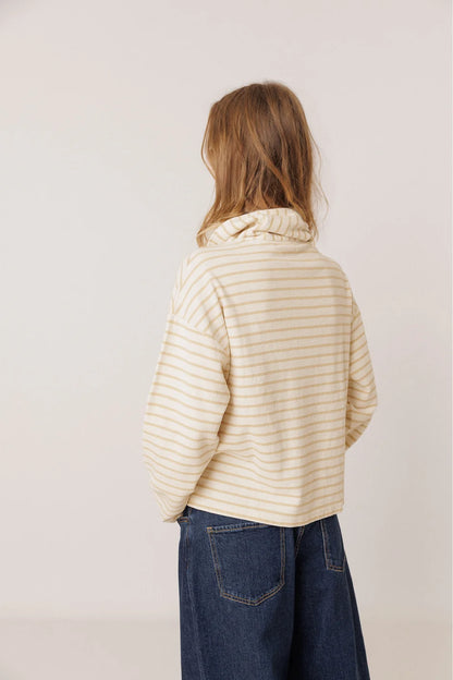 Indi&Cold-Terrycloth-Sailor-Sweatshirt-model-back-view