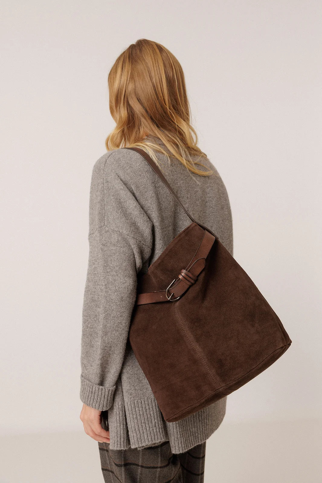 Indi&Cold - MEDIUM SUEDE LEATHER BAG - Chocolate