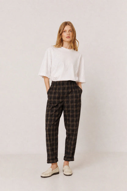 Indi & Cold - Elastic Micro-Corduroy Checkered Pants - Chocolate