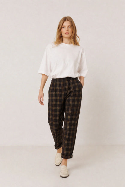 Indi & Cold - Elastic Micro-Corduroy Checkered Pants - Chocolate