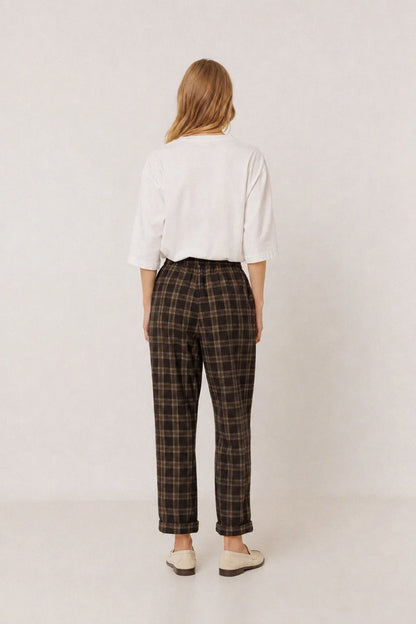 Indi & Cold - Elastic Micro-Corduroy Checkered Pants - Chocolate